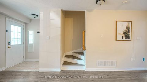 Photo 9 at 21 Bentley Crescent, 400 West, Barrie