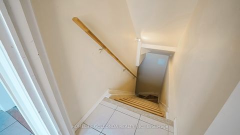 Photo 25 at 21 Bentley Crescent, 400 West, Barrie