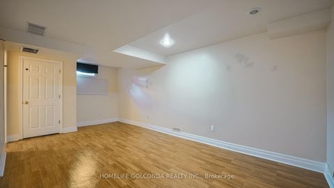 Photo 26 at 21 Bentley Crescent, 400 West, Barrie