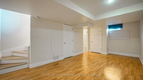 Photo 27 at 21 Bentley Crescent, 400 West, Barrie