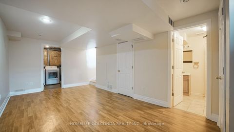 Photo 28 at 21 Bentley Crescent, 400 West, Barrie