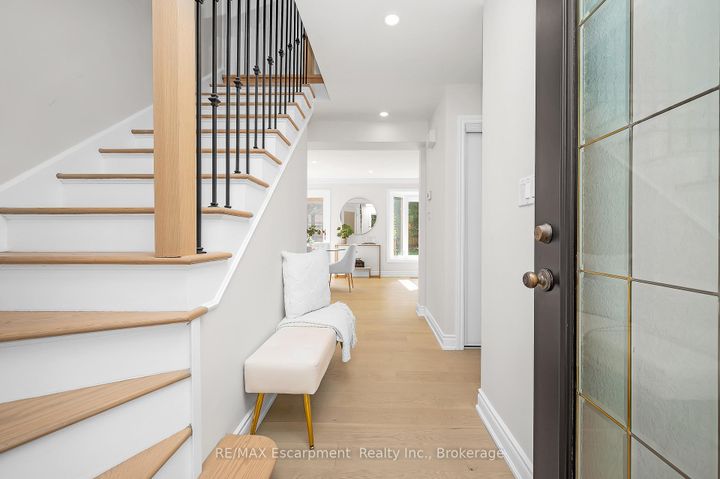 Photo 4 at 350 East Side Crescent, Brant, Burlington