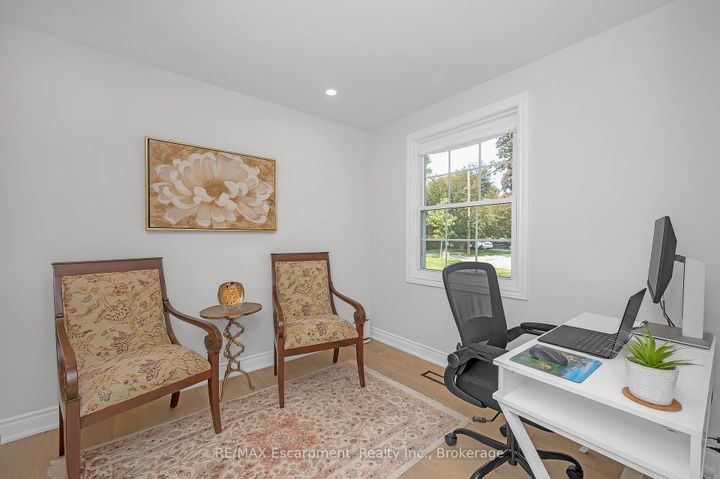 Photo 13 at 350 East Side Crescent, Brant, Burlington