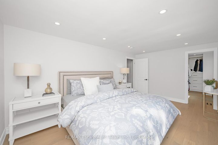 Photo 16 at 350 East Side Crescent, Brant, Burlington
