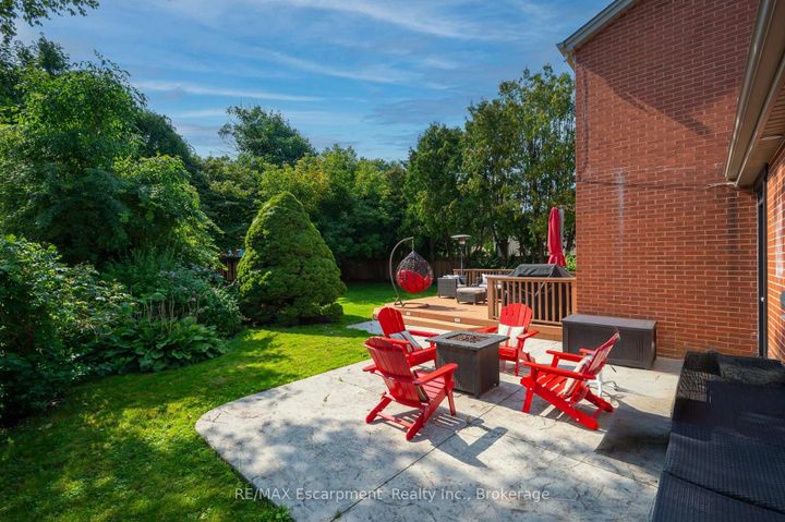 Photo 31 at 350 East Side Crescent, Brant, Burlington