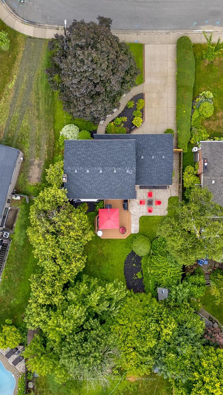Photo 44 at 350 East Side Crescent, Brant, Burlington