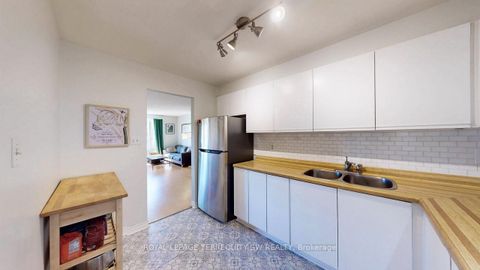 Photo 10 at 210 - 3835 Lake Shore Boulevard W, Long Branch, Toronto