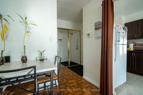 Photo 6 at 906 - 725 Don Mill Road, Flemingdon Park, Toronto
