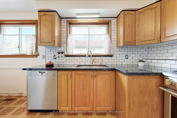 Photo 8 at 26 Richland Crescent, West Deane, Toronto