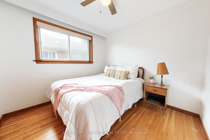 Photo 15 at 26 Richland Crescent, West Deane, Toronto