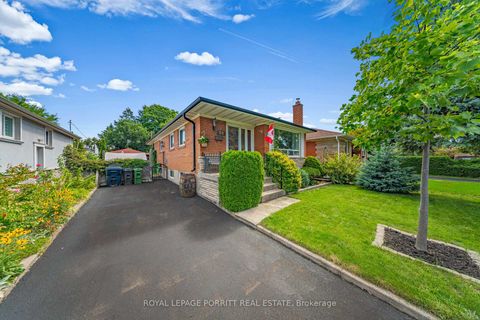 Photo 1 at 26 Richland Crescent, West Deane, Toronto