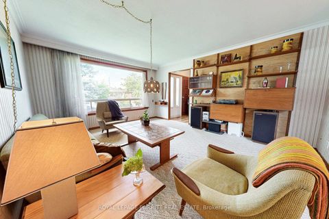 Photo 3 at 26 Richland Crescent, West Deane, Toronto