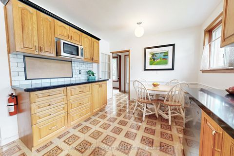 Photo 11 at 26 Richland Crescent, West Deane, Toronto