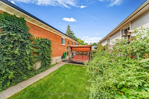 Photo 32 at 26 Richland Crescent, West Deane, Toronto