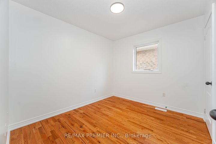 Photo 24 at 38 Ozner Crescent, Vellore Village, Vaughan