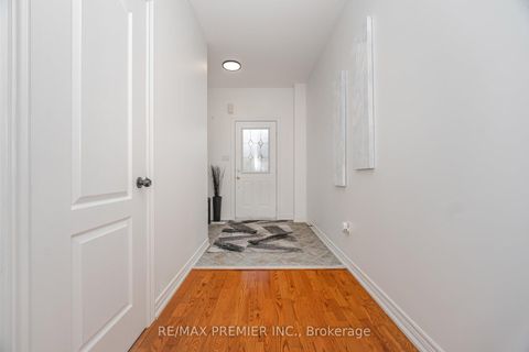 Photo 3 at 38 Ozner Crescent, Vellore Village, Vaughan