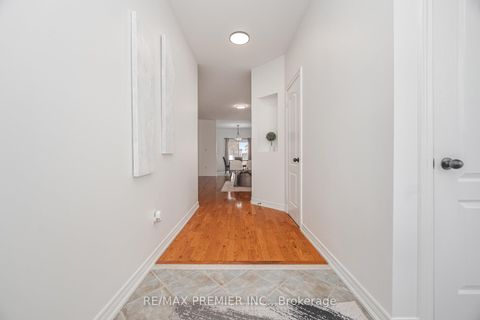 Photo 4 at 38 Ozner Crescent, Vellore Village, Vaughan