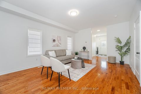 Photo 5 at 38 Ozner Crescent, Vellore Village, Vaughan