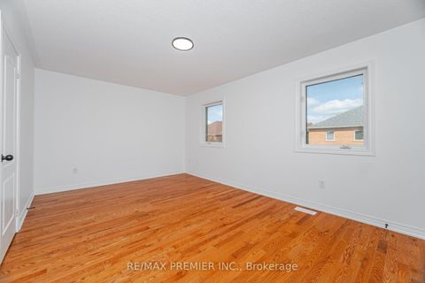 Photo 15 at 38 Ozner Crescent, Vellore Village, Vaughan