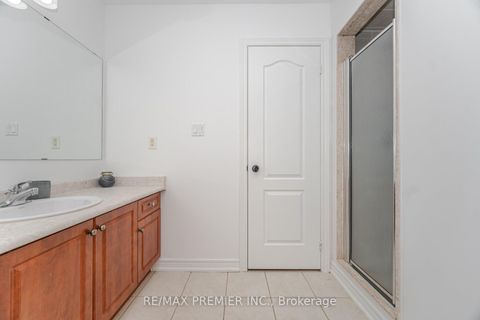 Photo 16 at 38 Ozner Crescent, Vellore Village, Vaughan
