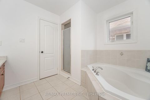 Photo 17 at 38 Ozner Crescent, Vellore Village, Vaughan