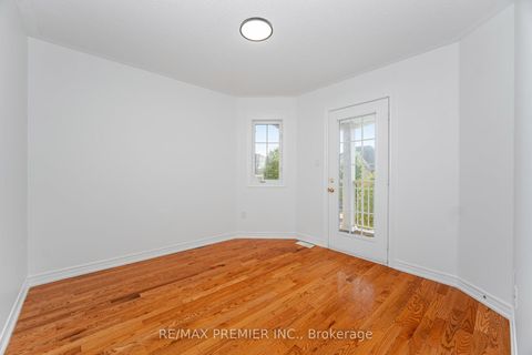 Photo 19 at 38 Ozner Crescent, Vellore Village, Vaughan