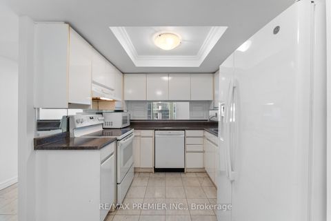Photo 14 at 502 - 33 University Avenue, Bay Street Corridor, Toronto