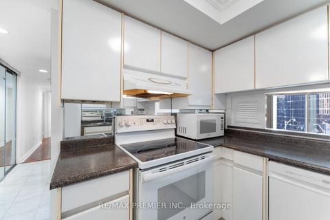 Photo 16 at 502 - 33 University Avenue, Bay Street Corridor, Toronto