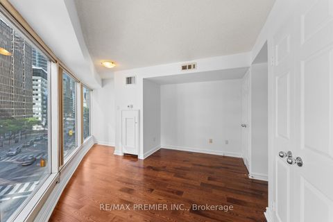 Photo 20 at 502 - 33 University Avenue, Bay Street Corridor, Toronto