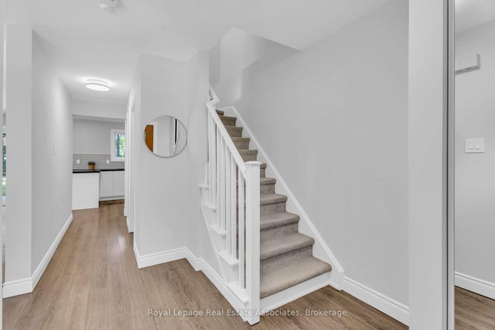 Photo 17 at 1274 Richards Crescent, CP College Park, Oakville