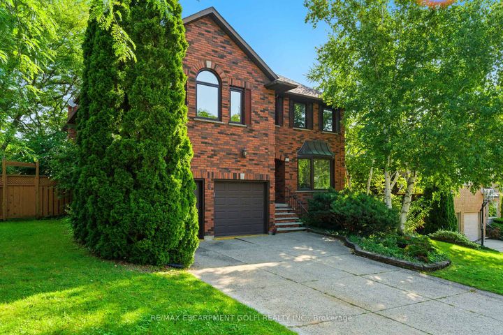 Photo 1 at 6 Renata Court, Cootes Paradise, Hamilton