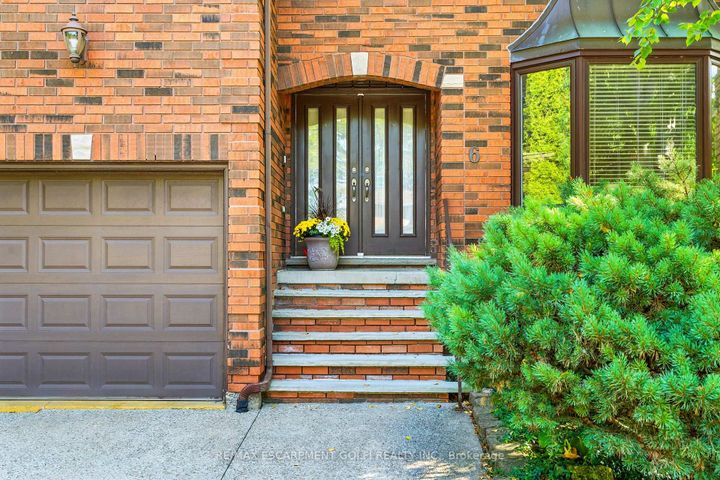 Photo 2 at 6 Renata Court, Cootes Paradise, Hamilton