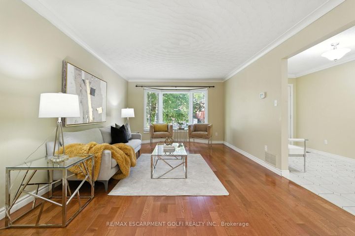 Photo 4 at 6 Renata Court, Cootes Paradise, Hamilton