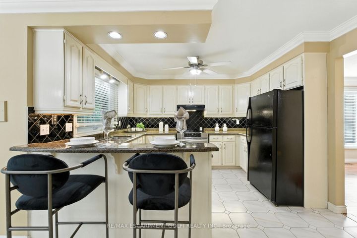Photo 13 at 6 Renata Court, Cootes Paradise, Hamilton