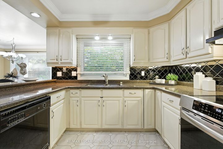Photo 15 at 6 Renata Court, Cootes Paradise, Hamilton