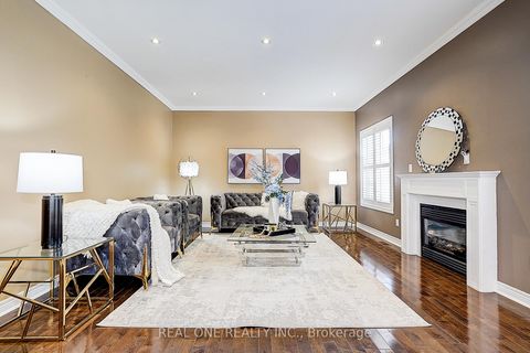 Photo 11 at 42 Donzi Lane, Patterson, Vaughan