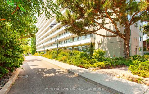 Photo 2 at 814 - 580 Christie Street, Wychwood, Toronto