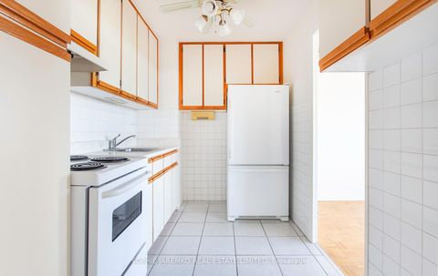 Photo 12 at 814 - 580 Christie Street, Wychwood, Toronto