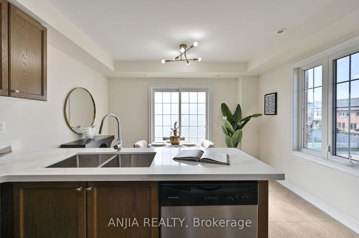 Photo 18 at 9964 Mccowan Road, Berczy, Markham