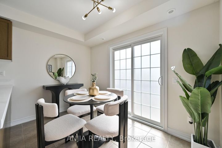 Photo 20 at 9964 Mccowan Road, Berczy, Markham