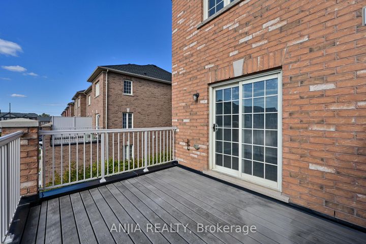 Photo 33 at 9964 Mccowan Road, Berczy, Markham