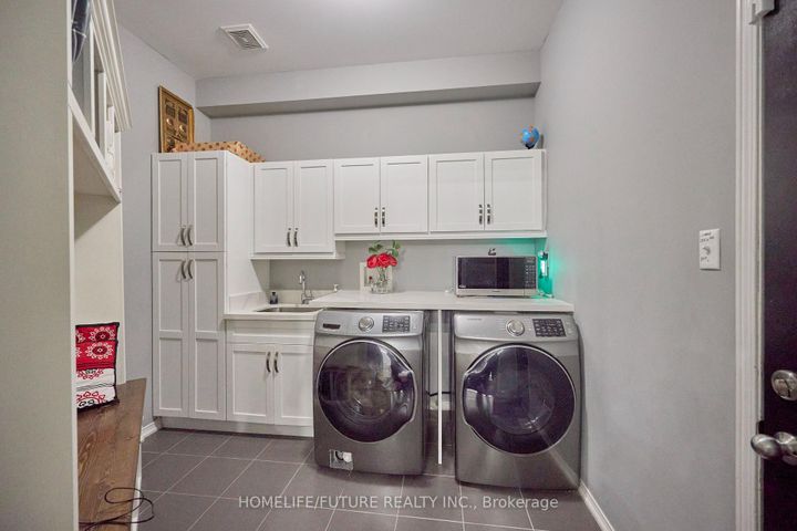 Photo 15 at 2549 Snow Knight Drive, Windfields, Oshawa