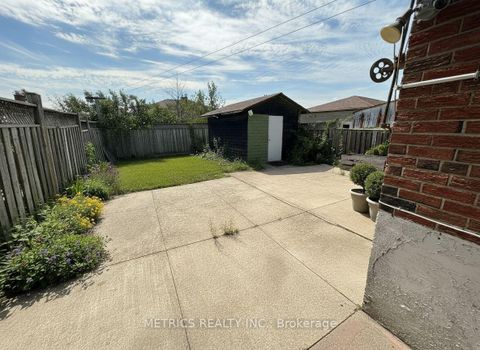 Photo 11 at 100 Snowood Court, Jane Heights, Toronto
