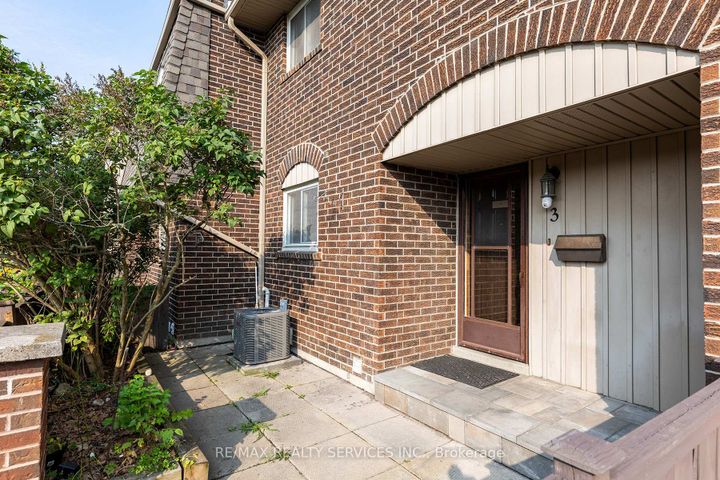 Photo 4 at Unit 3 - 1306 Guelph Line, Mountainside, Burlington