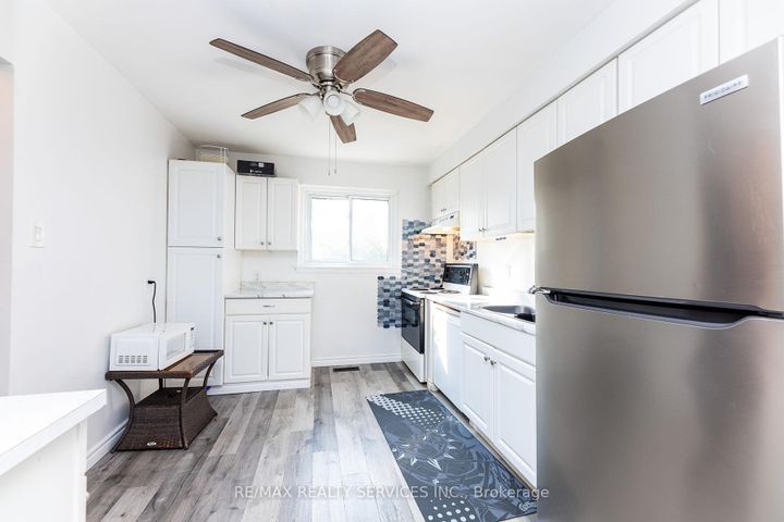 Photo 8 at Unit 3 - 1306 Guelph Line, Mountainside, Burlington