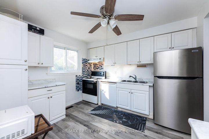 Photo 9 at Unit 3 - 1306 Guelph Line, Mountainside, Burlington