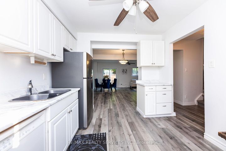 Photo 10 at Unit 3 - 1306 Guelph Line, Mountainside, Burlington