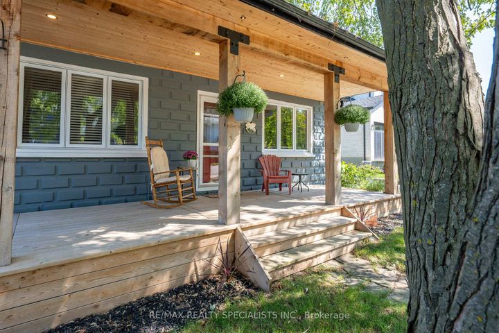 Photo 2 at 7 Arletta Street, Georgetown, Halton Hills