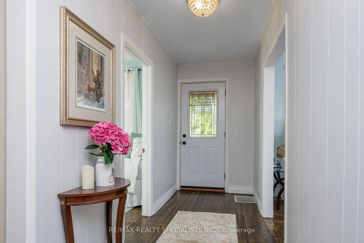 Photo 3 at 7 Arletta Street, Georgetown, Halton Hills