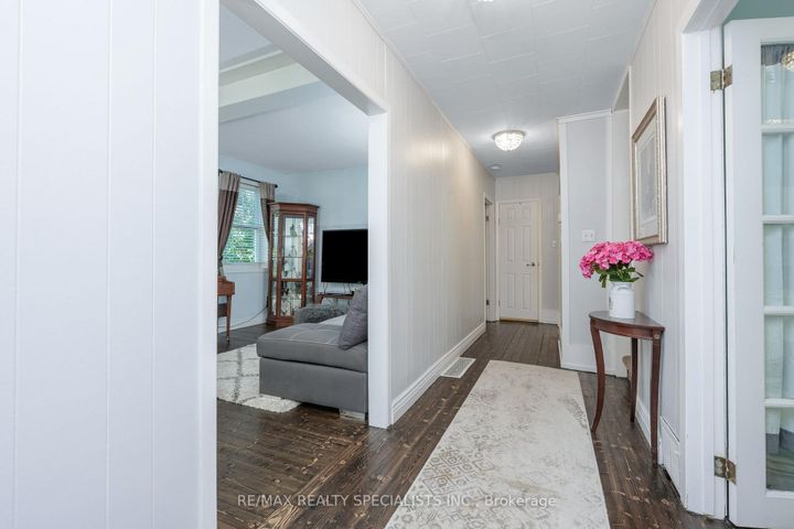 Photo 4 at 7 Arletta Street, Georgetown, Halton Hills
